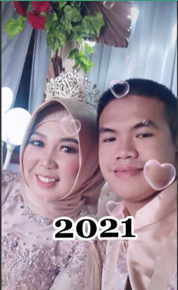 Potret Pernikahan Viral Beda Usia 15 Tahun, `Dulu Guruku Kini Jadi Istriku`