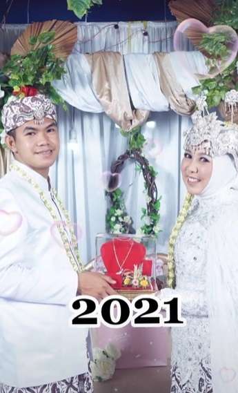 Potret Pernikahan Viral Beda Usia 15 Tahun, `Dulu Guruku Kini Jadi Istriku`