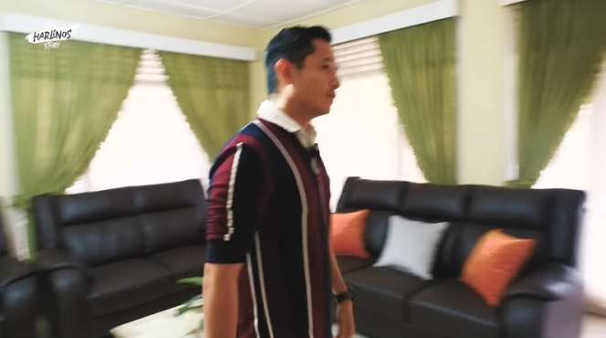 10 Potret Rumah Dude Herlino di Kampung, Jadul & Sederhana di Dekat Empang, Ada Kursi Goyang!