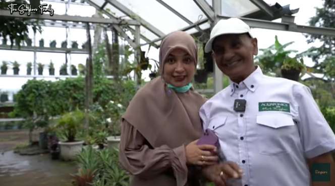 Potret Rumah Mewah Milik Mark Sungkar, Ada Green House Super Luas!