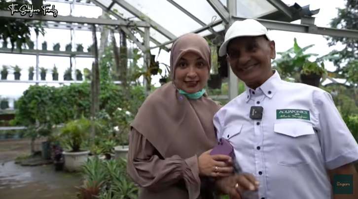 Potret Rumah Mewah Milik Mark Sungkar, Ada Green House Super Luas!