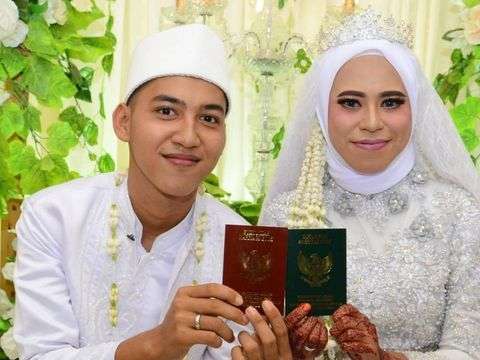 5 Pria yang Bikin Heboh Nikahi Gurunya Sendiri, Terakhir Beda 20 Tahun, Bak Ibu dan Anak!