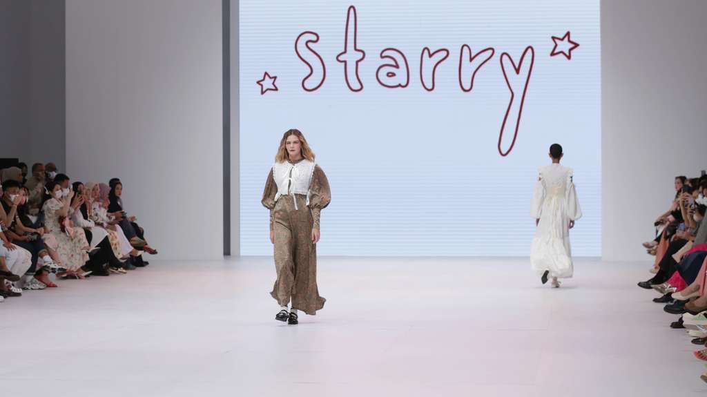 Fashionlink Pamerkan Koleksi Musim Semi di JFW 2023