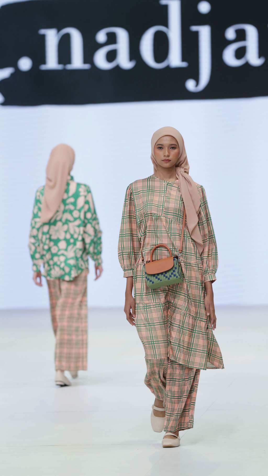 Fashionlink Pamerkan Koleksi Musim Semi di JFW 2023