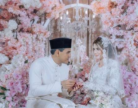 Artis Ini Diam-diam Nikah Karena Takut Gagal, Ternyata Istrinya Cantik Banget Bak Tuan Putri!