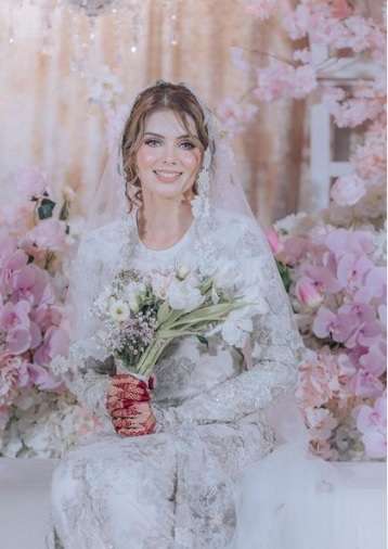 Artis Ini Diam-diam Nikah Karena Takut Gagal, Ternyata Istrinya Cantik Banget Bak Tuan Putri!
