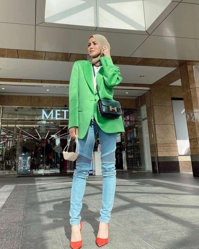 Potret OOTD Olla Ramlan dengan Sederet Koleksi Tas Hermes Mewah