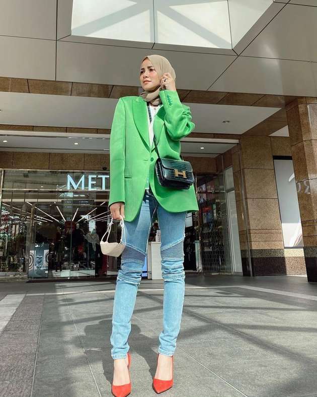 Potret OOTD Olla Ramlan dengan Sederet Koleksi Tas Hermes Mewah