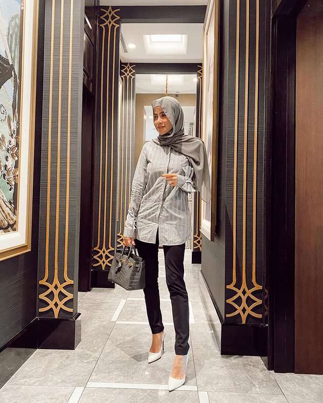 Potret OOTD Olla Ramlan dengan Sederet Koleksi Tas Hermes Mewah