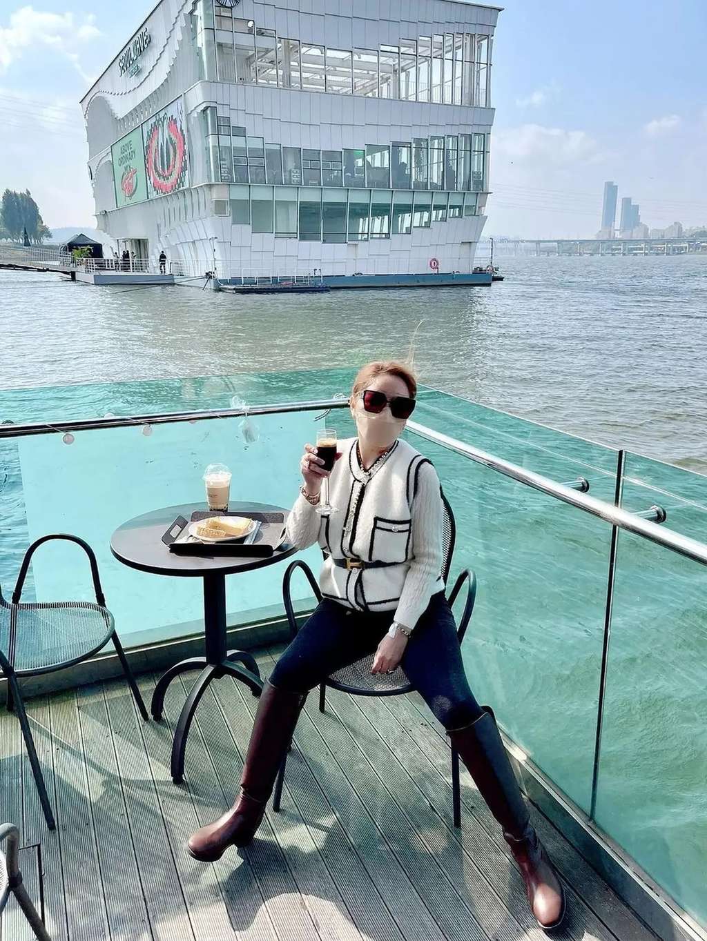 8 Potret Femmy Permatasari Usai Jalani Operasi Plastik `Lagi`, Wajahnya Jadi Beda Banget!