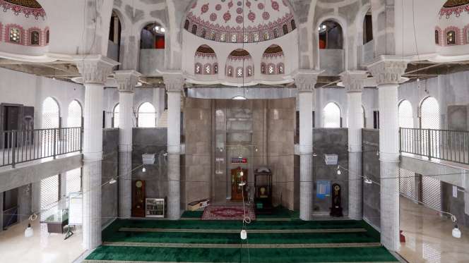 FOTO: Masjid Jami Al Fajri Replika Masjid Biru Turki, Ada di Pasar Minggu