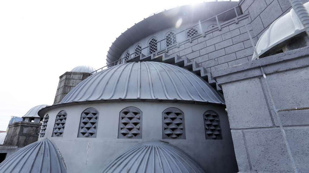 FOTO: Masjid Jami Al Fajri Replika Masjid Biru Turki, Ada di Pasar Minggu