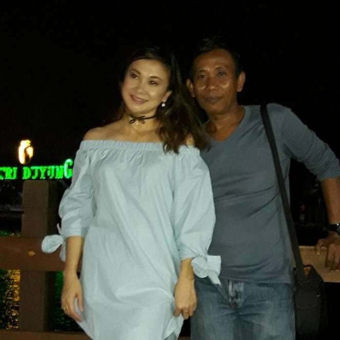 Masih Ingat Fanny Fadila `Ucup Bajaj Bajuri`? Paras Istrinya Cantik Banget, Ini Potretnya
