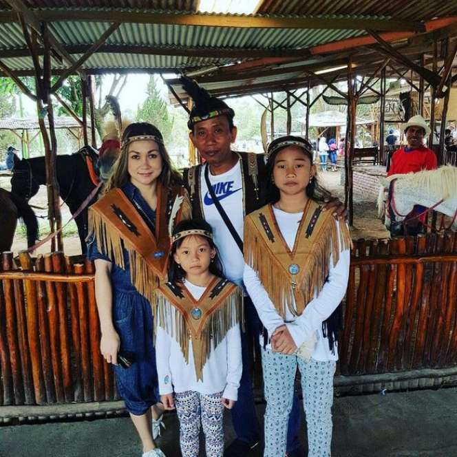 Masih Ingat Fanny Fadila `Ucup Bajaj Bajuri`? Paras Istrinya Cantik Banget, Ini Potretnya