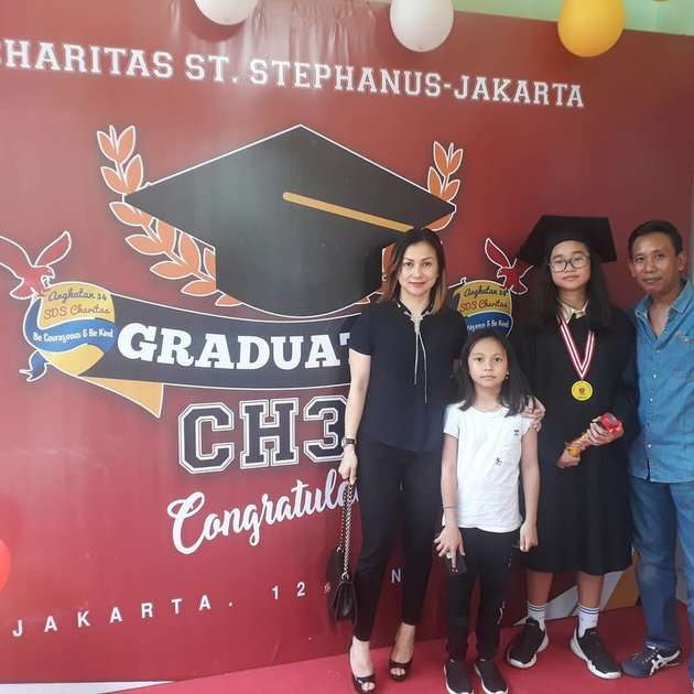 Masih Ingat Fanny Fadila `Ucup Bajaj Bajuri`? Paras Istrinya Cantik Banget, Ini Potretnya