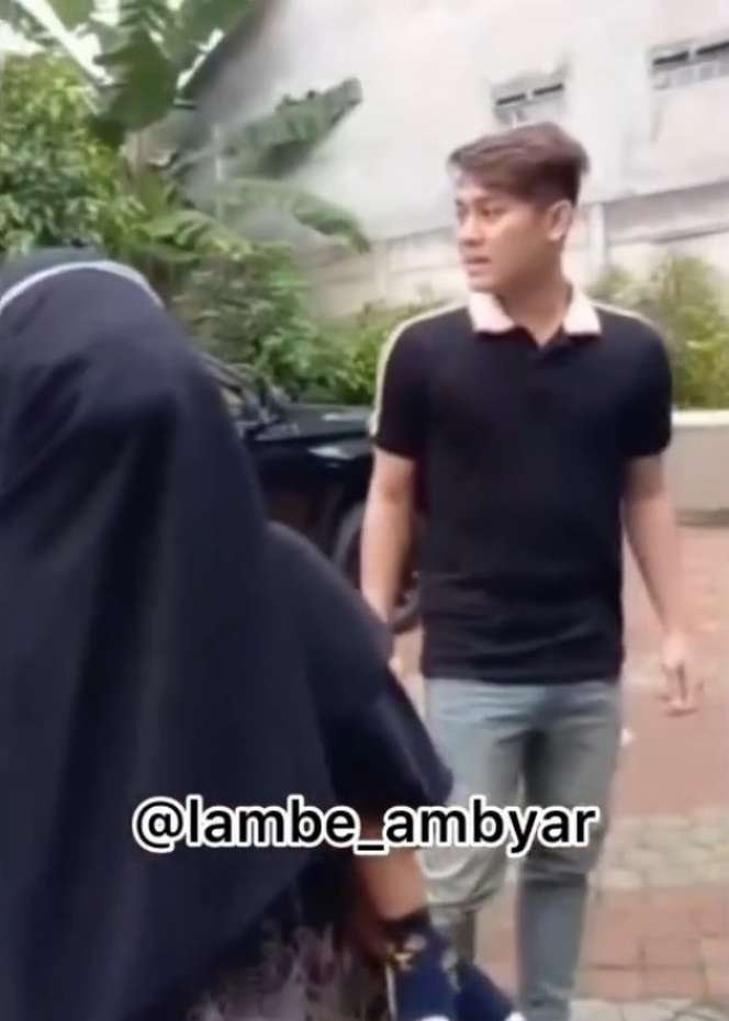 Viral! Video Rizky Billar Cekcok dengan Tetangga Pasca Bebas Kasus KDRT, Lihat 9 Potretnya
