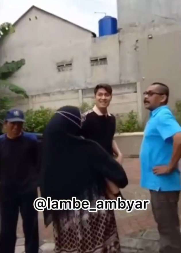 Viral! Video Rizky Billar Cekcok dengan Tetangga Pasca Bebas Kasus KDRT, Lihat 9 Potretnya