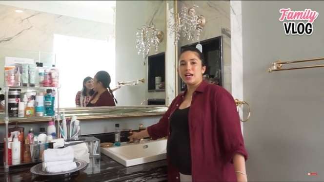 10 Potret Rumah Mewah Nindy Ayunda `Musuh` Nikita Mirzani, Bak Istana, Ada Lift & Salon Pribadi 