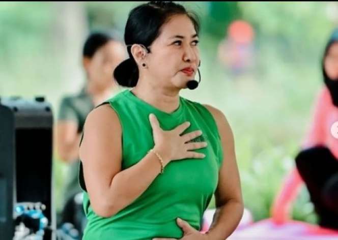 Usia 54 Tahun, Artis Senior Ini Tetap Awet Muda, Ternyata Pacari Brondong 14 Tahun!