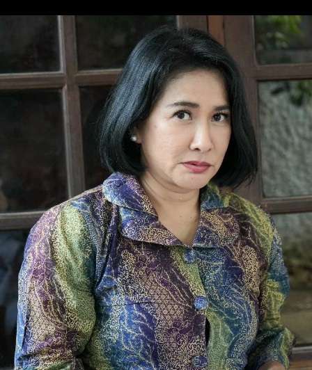Usia 54 Tahun, Artis Senior Ini Tetap Awet Muda, Ternyata Pacari Brondong 14 Tahun!