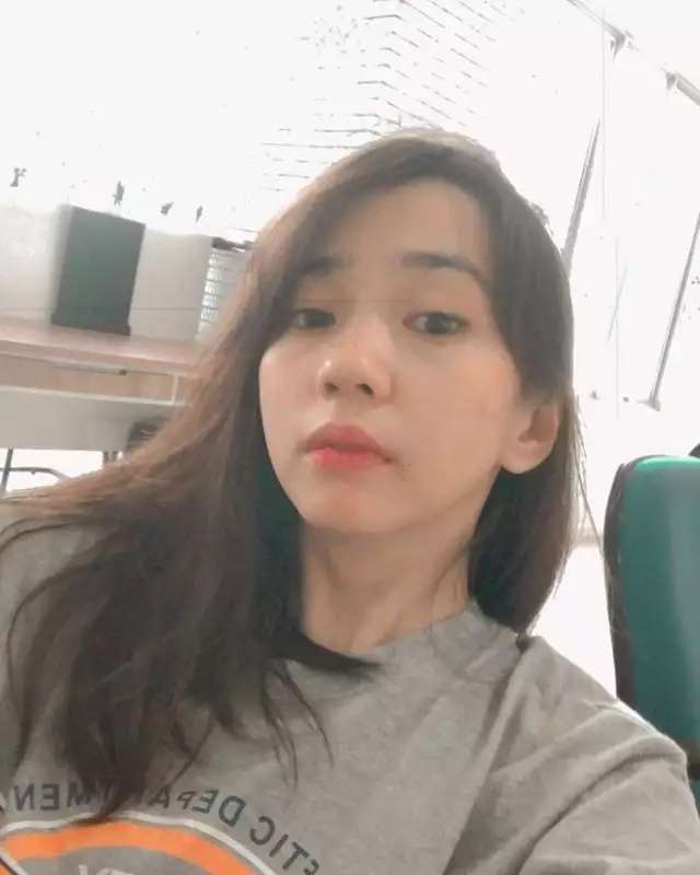 Masih Ingat Ipeh di Sinetron Si Entong? Dulu Gadis Culun, Kini Berubah Bak Idol Korea, Lihat 8 Potretnya
