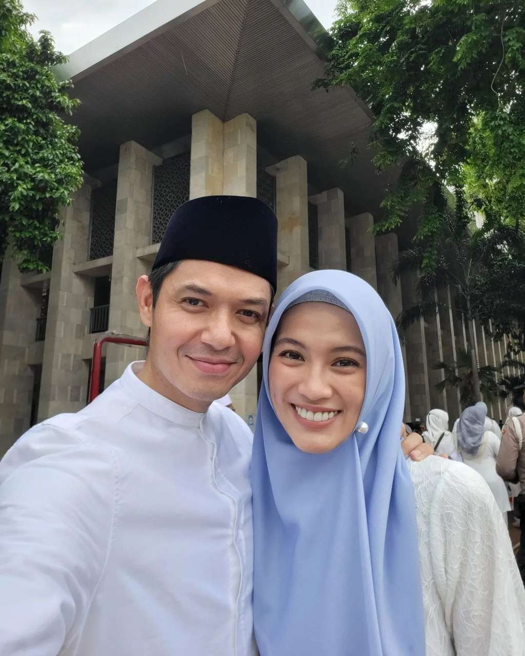 Sederet Artis yang Langganan Jadi Ustaz di Sinetron