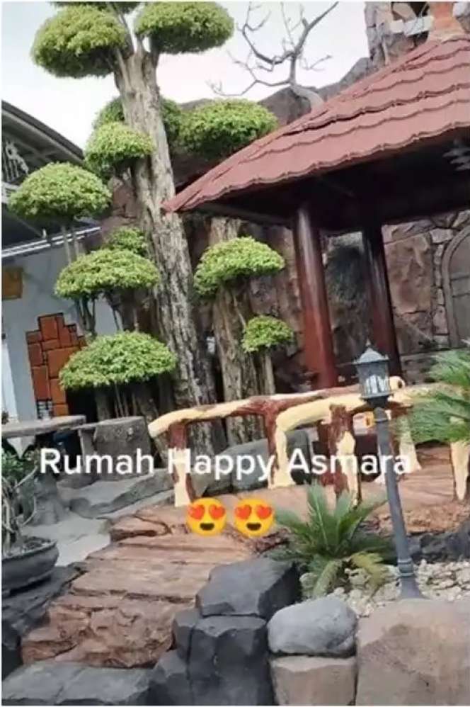 Terungkap! 9 Potret Rumah Happy Asmara yang Sangat Megah Bak Istana, Besar & Semua Emas!