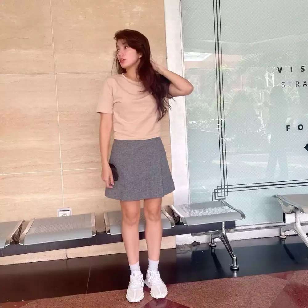 10 Potret Perubahan Ussy Sulistiawaty Usai Turun Bobot 27 Kg, Cantik Banget Bak Gadis ABG!