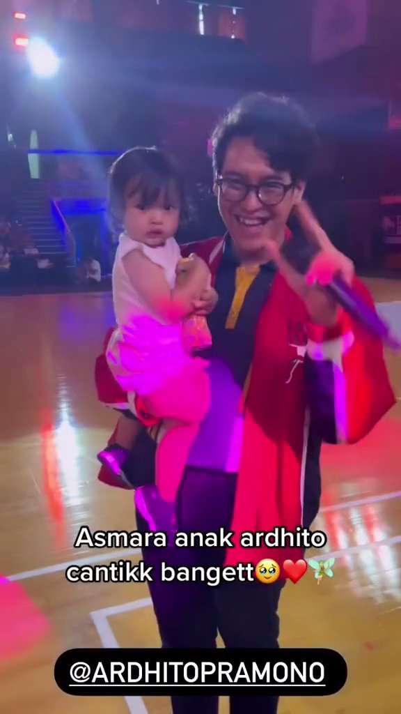 Sering Dikira Single, Ini 10 Potret Cantiknya Istri & Anak Ardhito Pramono yang Baru Terungkap!