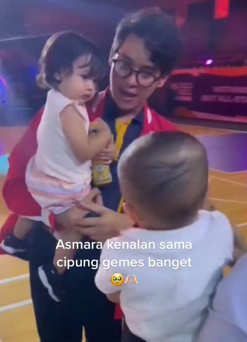 Sering Dikira Single, Ini 10 Potret Cantiknya Istri & Anak Ardhito Pramono yang Baru Terungkap!