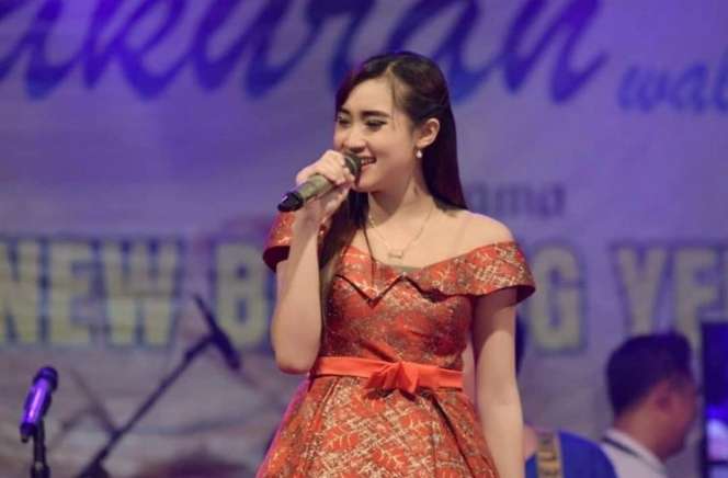 Sederet Potret Jadul Yeni Inka, Cantiknya Natural