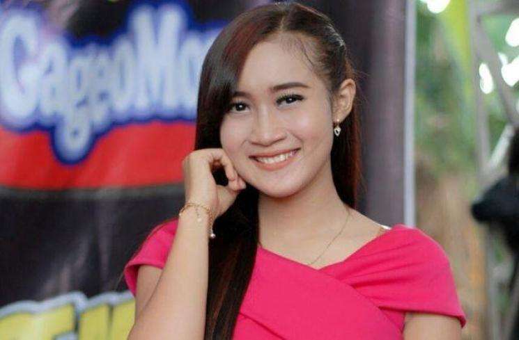 Sederet Potret Jadul Yeni Inka, Cantiknya Natural