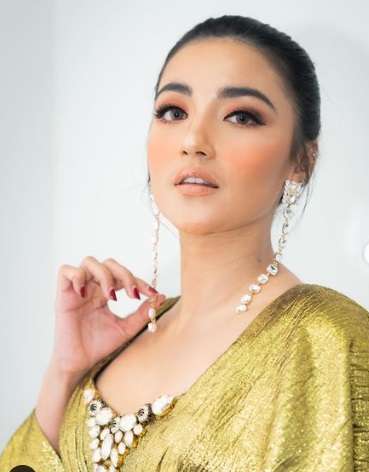 Berstatus Janda, Sederet Seleb Cantik Ini Dapat Julukan Hot Mama, Cantiknya Nggak Ada Lawan!