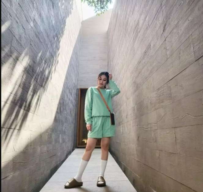 Adu Gaya 3 Mantan Istri Enji Baskoro, Masing-masing Punya Ciri Khas yang Unik!