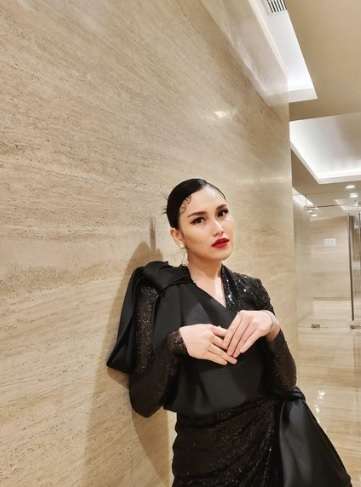 Adu Gaya 3 Mantan Istri Enji Baskoro, Masing-masing Punya Ciri Khas yang Unik!