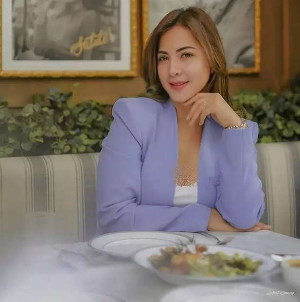 Adu Gaya 3 Mantan Istri Enji Baskoro, Masing-masing Punya Ciri Khas yang Unik!