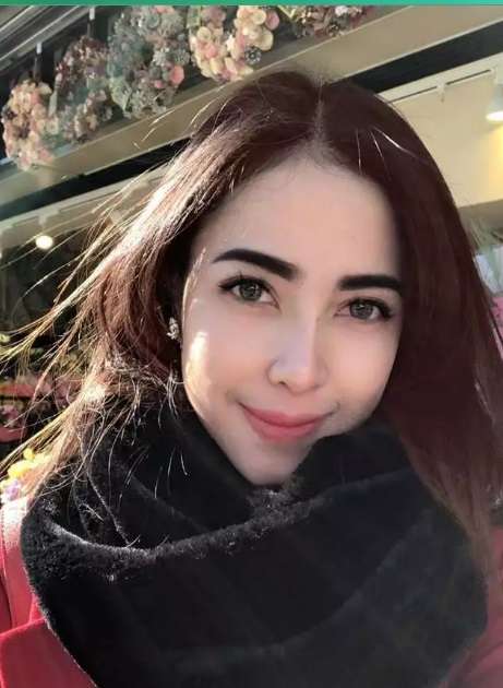 Adu Gaya 3 Mantan Istri Enji Baskoro, Masing-masing Punya Ciri Khas yang Unik!