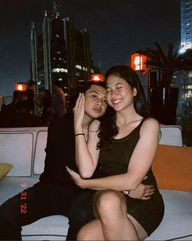 Disebut Kelewat Mesra, Gaya Pacaran Bastian Steel dan Sitha Marino Tuai Komentar Pedas!