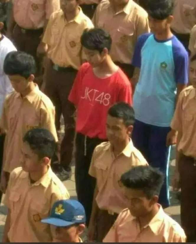10 Potret Kocak Siswa Pakai Baju Bebas di Sekolah, Hasil Modifikasinya Bikin Geleng-geleng Kepala!
