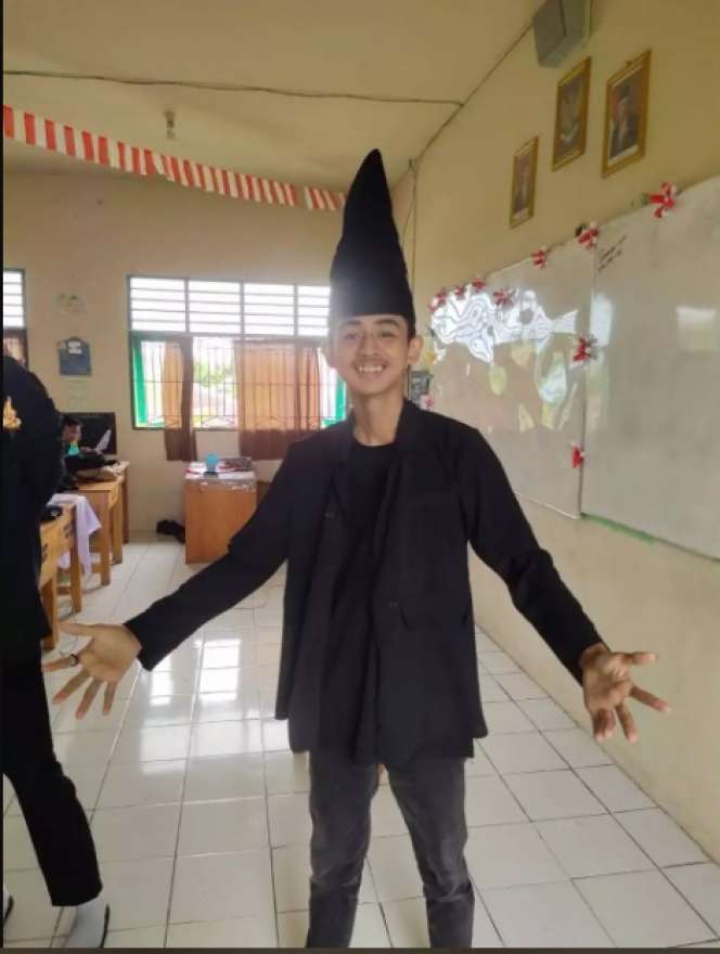 10 Potret Kocak Siswa Pakai Baju Bebas di Sekolah, Hasil Modifikasinya Bikin Geleng-geleng Kepala!