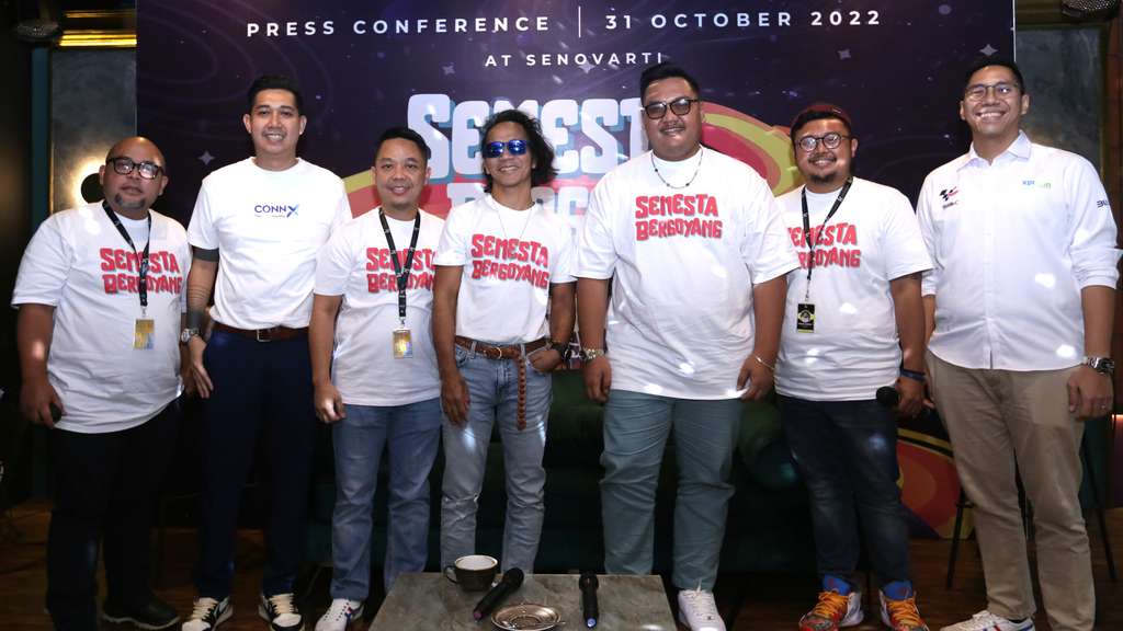 Kolaborasi Kaka Slank dengan Ndarboy Genk di Semesta Bergoyang