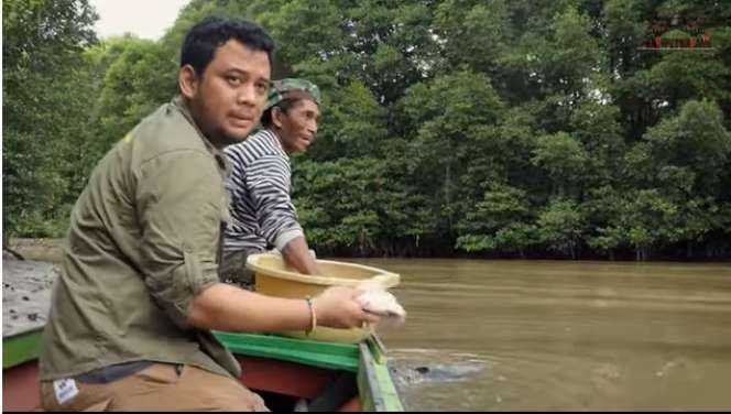 Potret Riska `Buaya` yang Jadi Anak Angkat Pak Ambo, Panji Petualang: `Itu di Luar Nalar`!