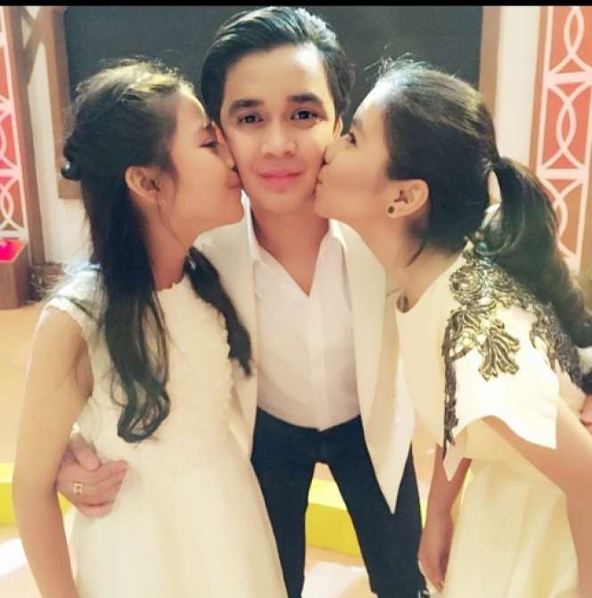 Potret Rena Oktapia Adik Billy Syahputra yang Jarang Tersorot, Paras Cantiknya Disebut Mirip Amanda Manopo!
