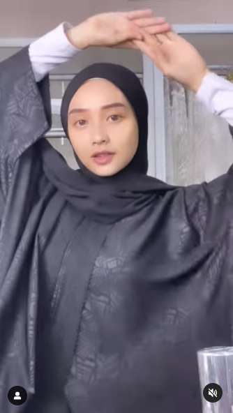 9 Transformasi Ega D’academy, Biasa Polos Kini Riasan Makeup Tebal, Dikira Barbie Hidup!