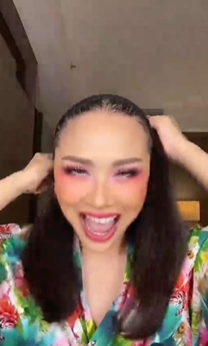 Momen Detik-detik Titi DJ Buka Wig, Ternyata Begini Potret Rambut Aslinya!