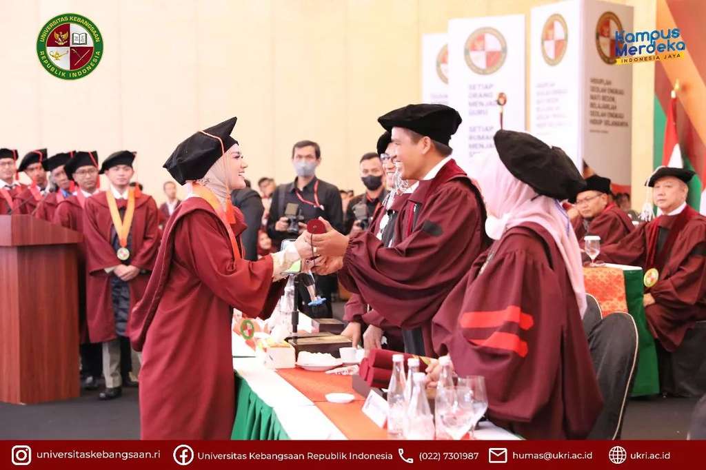 Potret Mulan Jameela Wisuda S1, Ruangan Seketika Berubah Seperti Konser