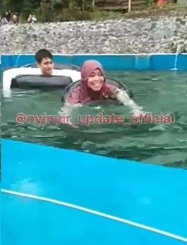 Dikabarkan Bangkrut! 10 Potret Lesty & Rizky Billar Renang di Pemandian Umum, Ekspresi Wajah Disorot!