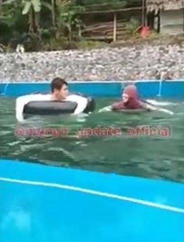 Dikabarkan Bangkrut! 10 Potret Lesty & Rizky Billar Renang di Pemandian Umum, Ekspresi Wajah Disorot!