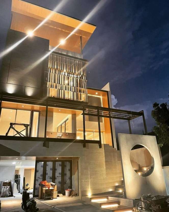 Siap Ditempati, Potret Rumah Baru Pebulutangkis Jonatan Christie, Mewah Bak Hotel Berbintang!