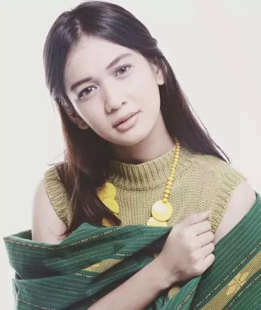 Ingat Anak Kecil di Iklan Obat Demam Bareng Iis Dahlia? Kini Jadi Artis Besar & Panutan Masyarakat, Siapa Dia?